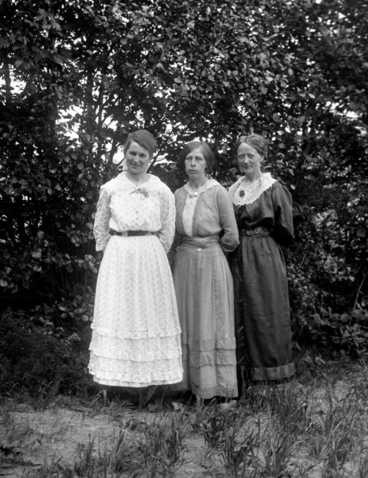 14. 1917.06.17 "Emma Berntsson, 3 p." Fr. v. Alma i Sörby, Charlott i Röd, Emma Berntsson, St. Askerön