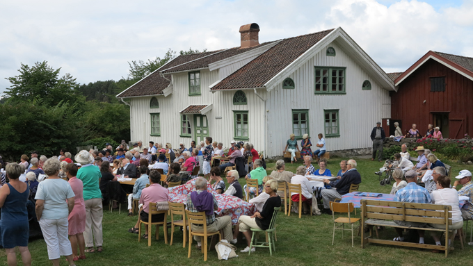 byggnader på tjörn